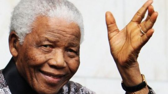 Simbolul luptei anti-apartheid, Nelson Mandela, a încetat din viaţă