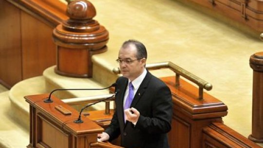 Premierul Emil Boc cere respingerea moţiunii
