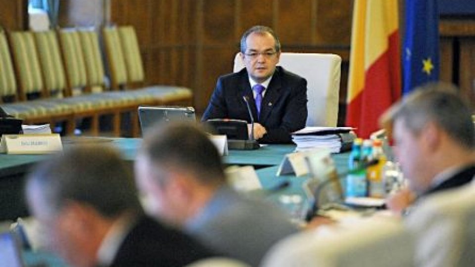 Premierul Emil Boc se întâlneşte cu grupurile parlamentare ale coaliţiei 