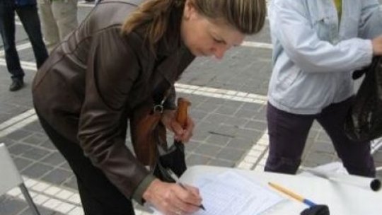 Semnături pentru demiterea Robertei Anastase