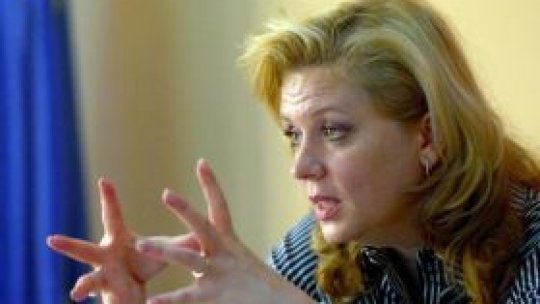 Roberta Anastase susţine că mamele se expun riscului "deprofesionalizării"