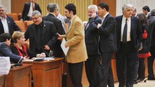 Moţiunea de cenzură a fost respinsă