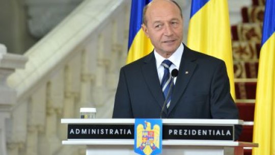Preşedintele le urează românilor să-şi regăsească simţul solidarităţii