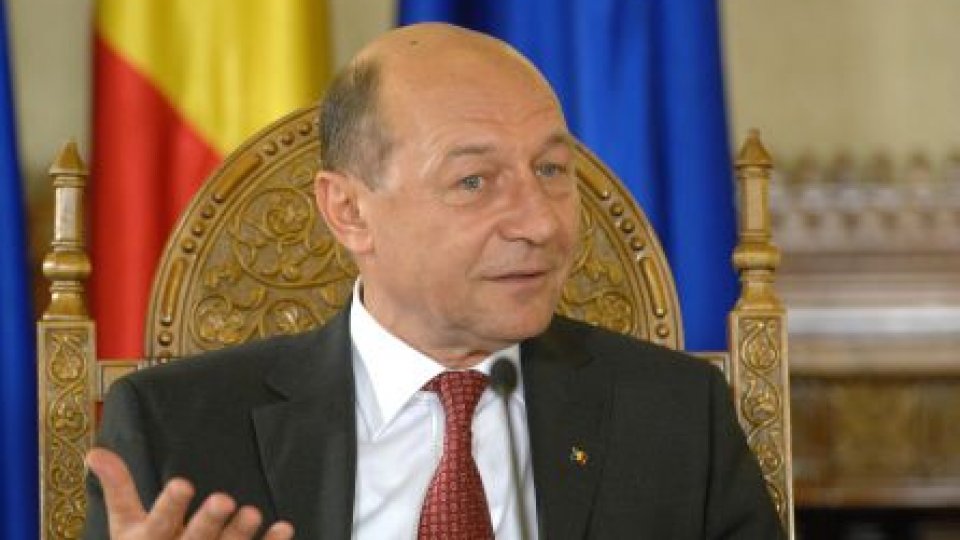 Preşedintele Băsescu solicită Parlamentului adoptarea unor legi importante 