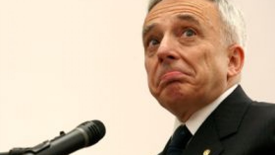 Mugur Isarescu, Guvernatorul Bancii Naționale a României