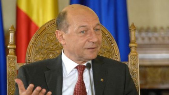Traian Băsescu vrea moţiunea de cenzură mai devreme