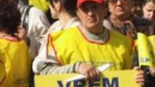 AUDIO Bugetarii şi pensionarii îşi cer drepturile în stradă
