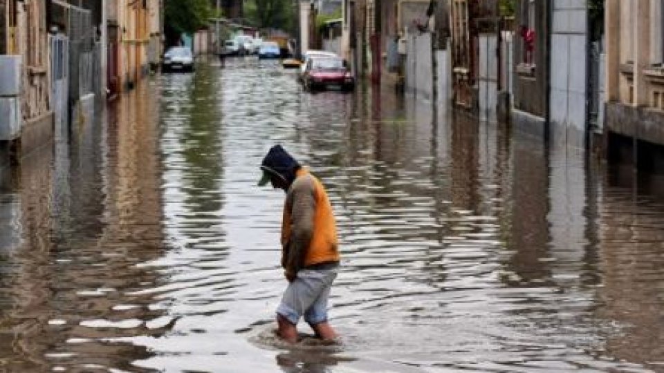 Guvernul pregăteşte  strategia naţională pentru inundaţii
