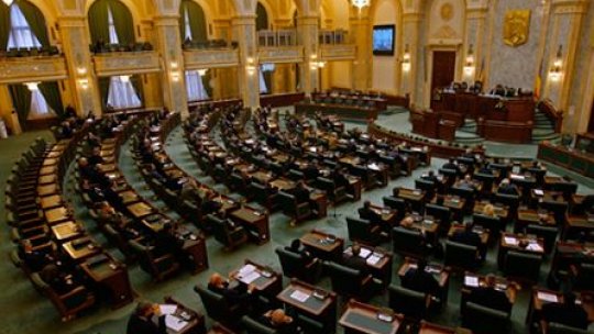 Senatul decide ordinea de zi a sesiunii parlamentare extraordinare