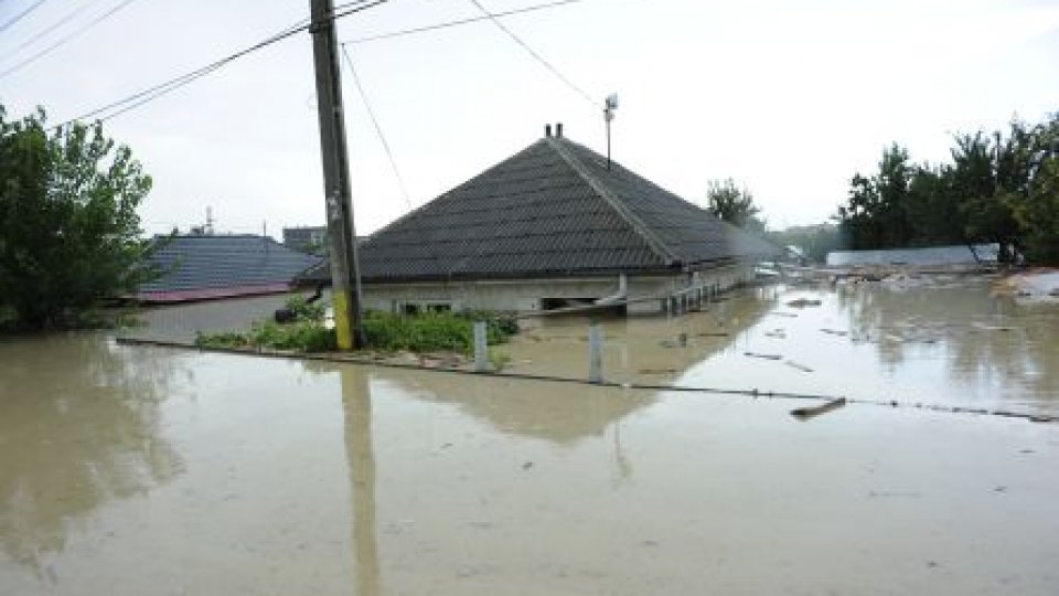 Guvernul prezintă bilanţul inundaţiilor  