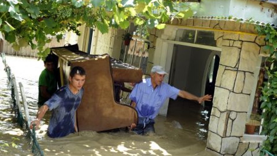 Strategia împotriva inundaţiilor, adoptată de Guvern 