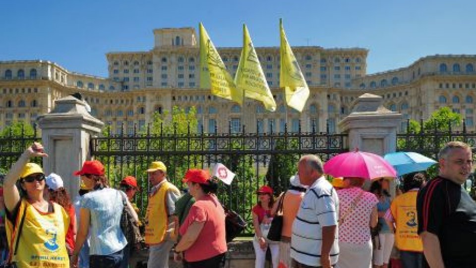 Profesorii pregătesc proteste de stradă