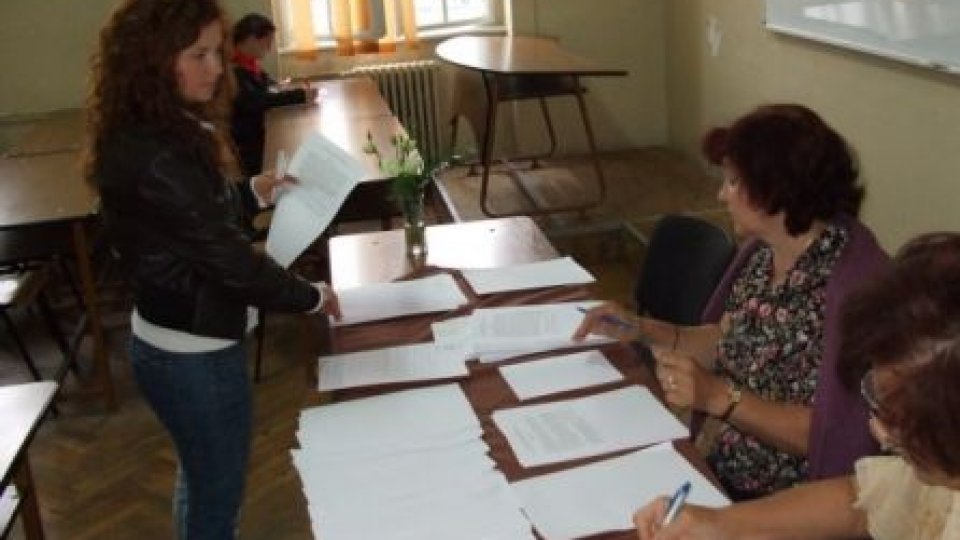 Prevederile Legii educaţiei referitoare la examene se aplică din 2012 