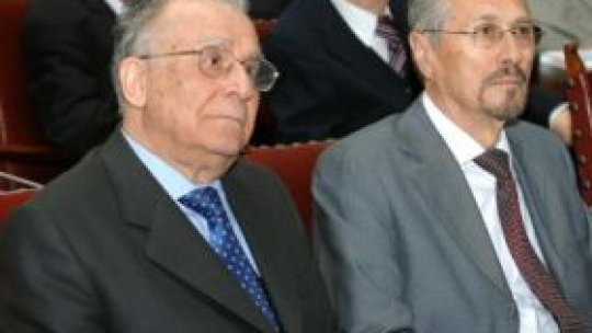 Iliescu şi Constantinescu, membri de onoare ai Academiei Diplomatice Europene