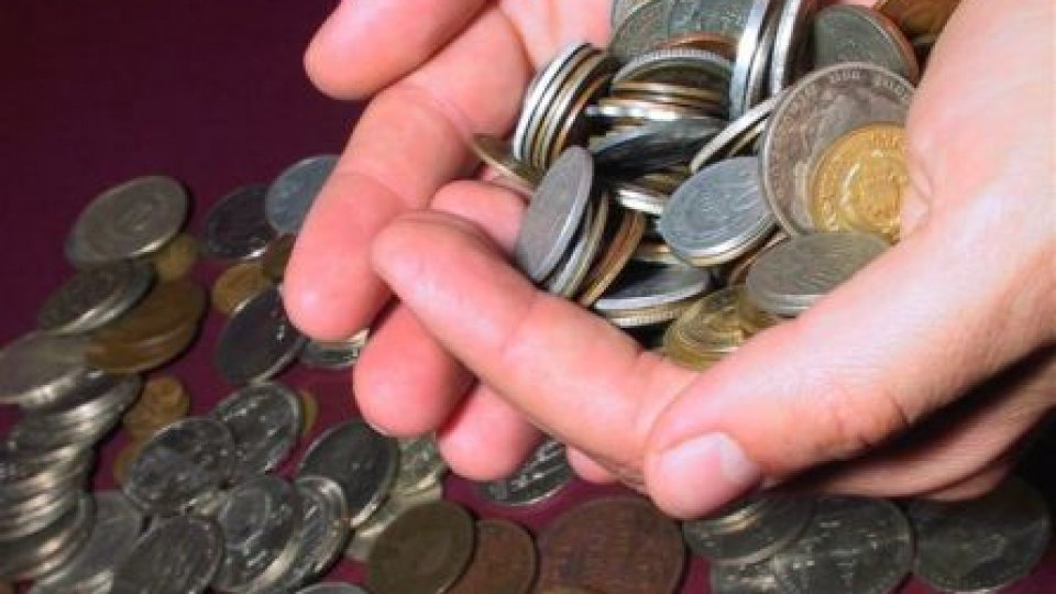 AUDIO Ce se întâmplă cu salariile şi pensiile românilor în 2012?