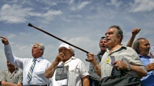 Pensionarii ies în stradă