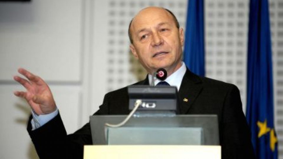 Traian Băsescu " îi urechează" pe judecători 
