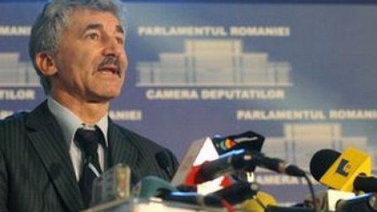 Coaliţia vrea să-l demită pe Mircea Geoană de la Senat 