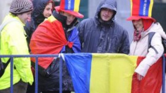 "La mulţi ani" de la politicieni pentru români