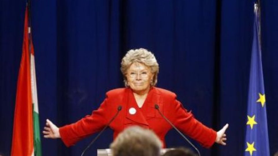 Viviane Reding : Justiţia începe să funcţioneze în România