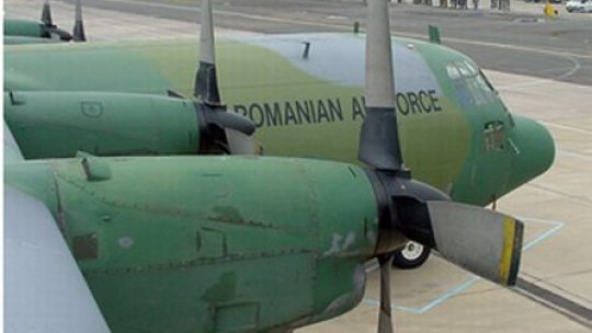 Continuă operaţiunea de evacuare a românilor din Libia