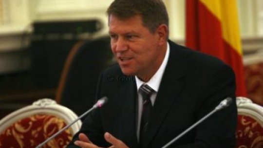 Klaus Iohannis se pronunţă pentru consultarea minorităţii rome