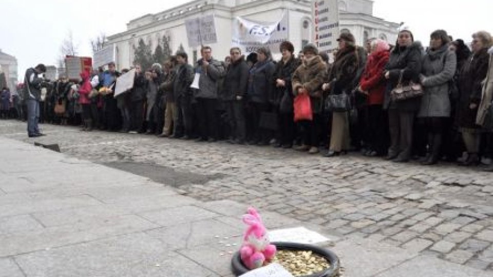 Protestul profesorilor din Botoşani şi Suceava continuă