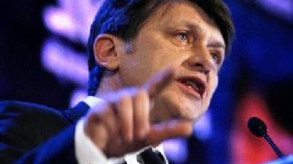 Crin Antonescu critică lipsa de reacţie a şefului statului, în cazul conflictului din Libia