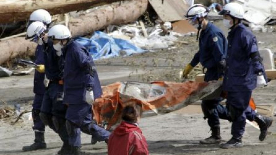 Japonia, peste 15.000 de persoane dispărute şi 9500 de morţi