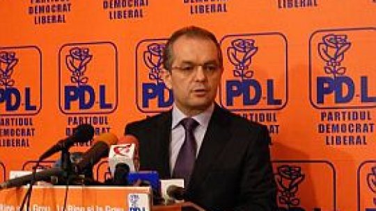 Emil Boc: Adrian Severin este simbolul social-democraţilor români pe plan extern