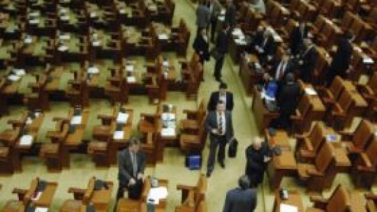 La sfârşit de săptămână, politicienii iau pulsul ţării