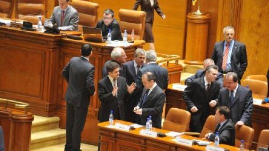 Trei candidaţi  pentru şefia PD-L