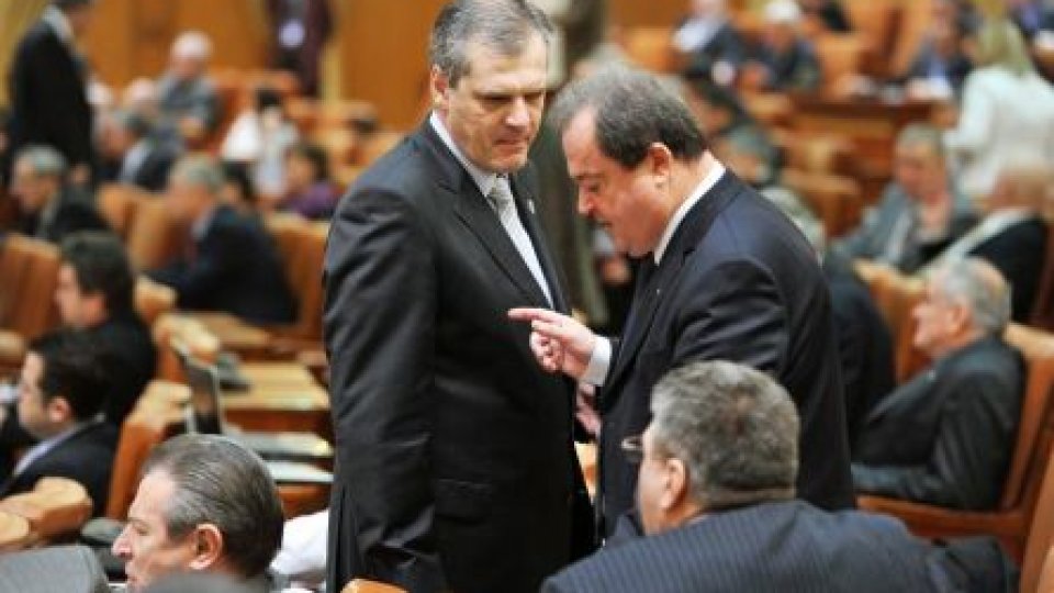 Partidele politice îşi pregătesc strategiile