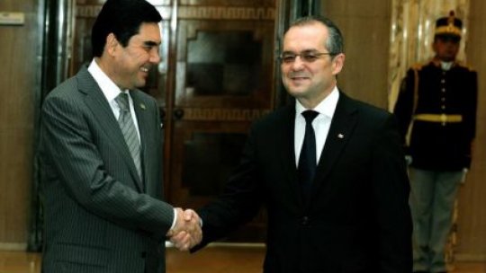 Emil Boc:România doreşte o colaborare economică româno-turkmenă