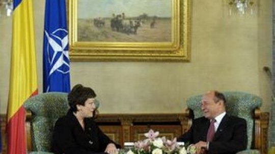 Subsecretarul de stat al SUA, Ellen Tauscher, felicitată de şeful statului