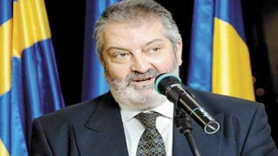 George Ciuhandu cere demisia președintelui României