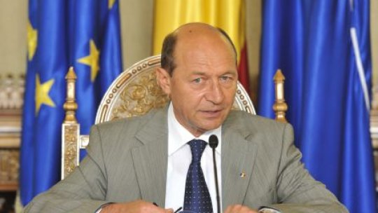 Traian Băsescu propune împărţirea României în opt judeţe