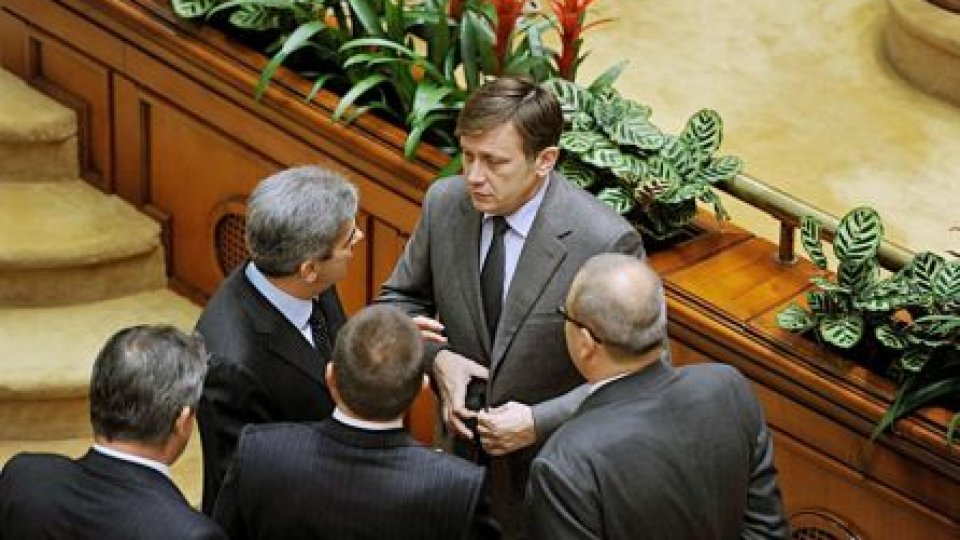 AUDIO Opoziţia nu crede în majorările salariale anunţate de Coaliţie