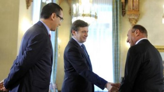 Preşedintele dă noi avertismente opoziţiei