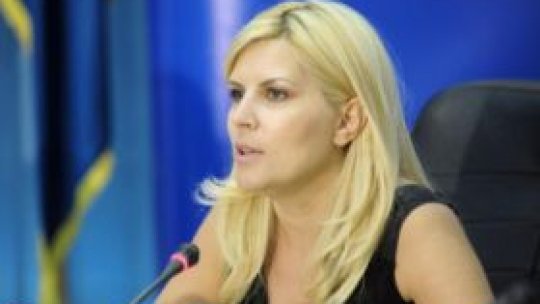 Elena Udrea a semnat contracte de finanţare în valoare de 115 de milioane de lei