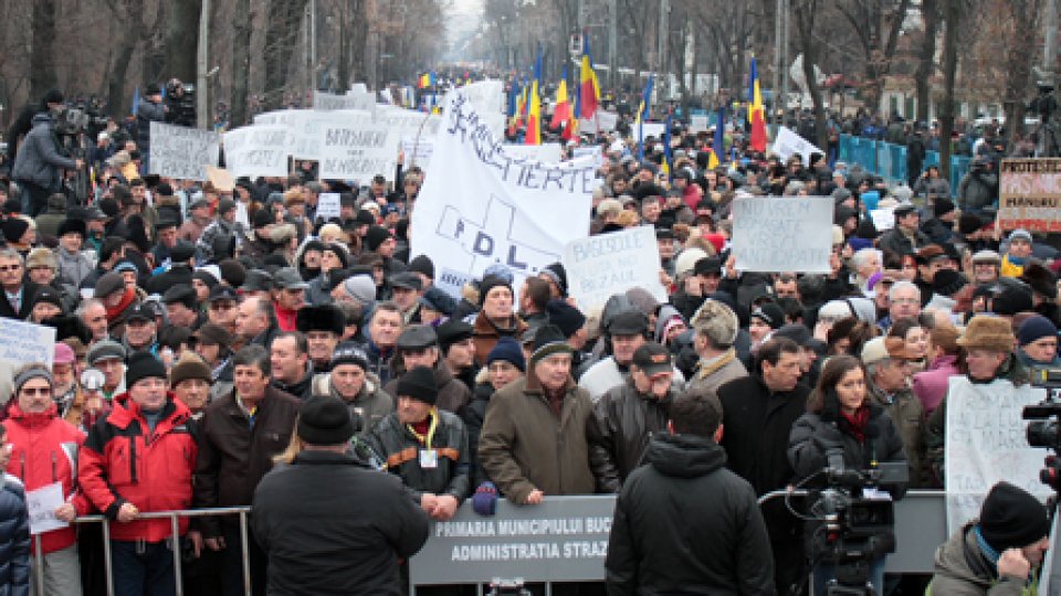 VIDEO "Miting pentru libertate" al opoziţiei  la Bucureşti 