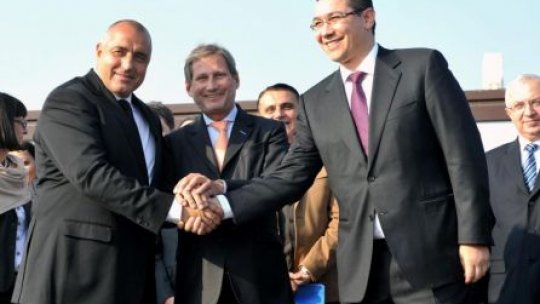  Premierii României şi Bulgariei promit că podul Calafat-Vidin va fi deschis la primăvară