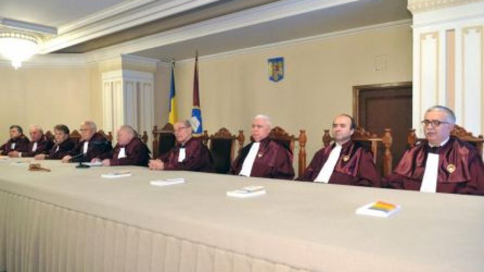 Comisia de anchetă privind referendumul, constituţională