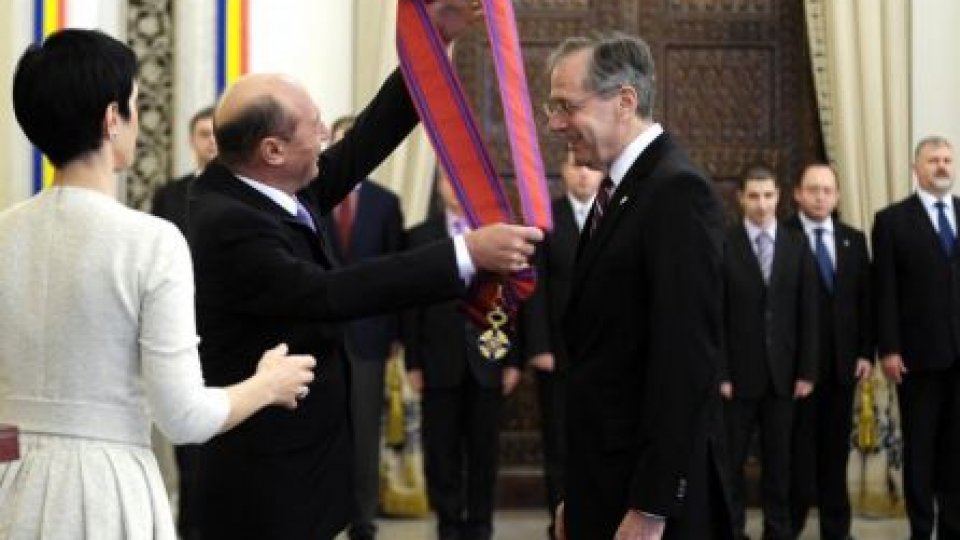 Mark Gitenstein, decorat de preşedintele Traian Băsescu