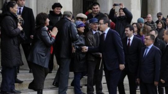 VIDEO Premierul a deschis porţile Palatului Victoria pentru vizitatori
