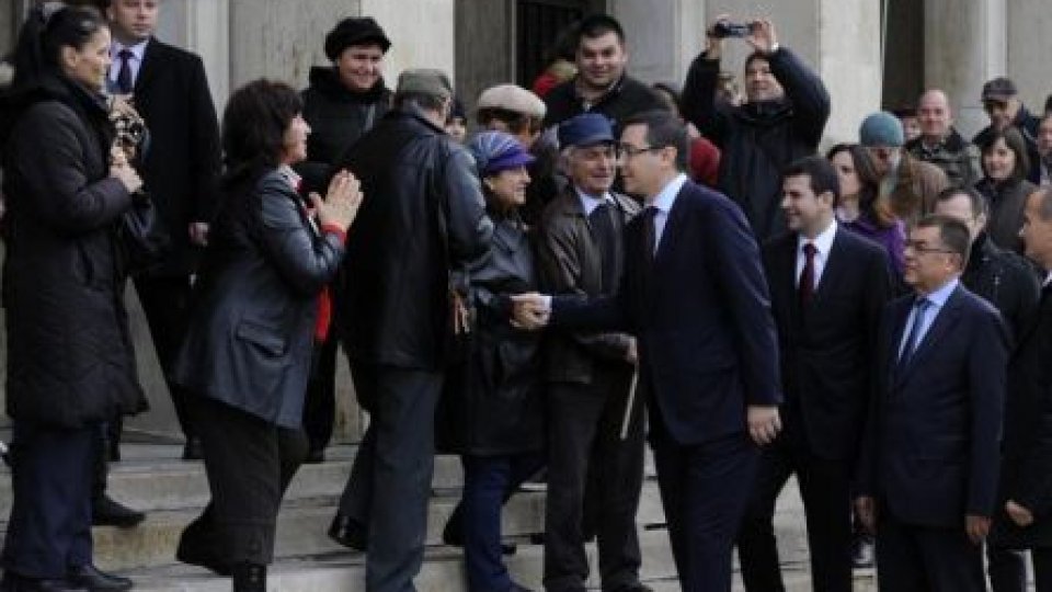 VIDEO Premierul a deschis porţile Palatului Victoria pentru vizitatori