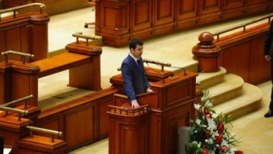 AUDIO Deputaţii au depus "jurământul de credinţă faţă de ţară şi popor"