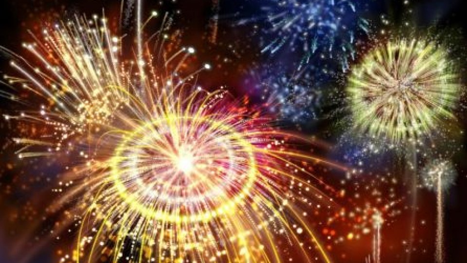 Majoritatea românilor petrec Revelionul acasă