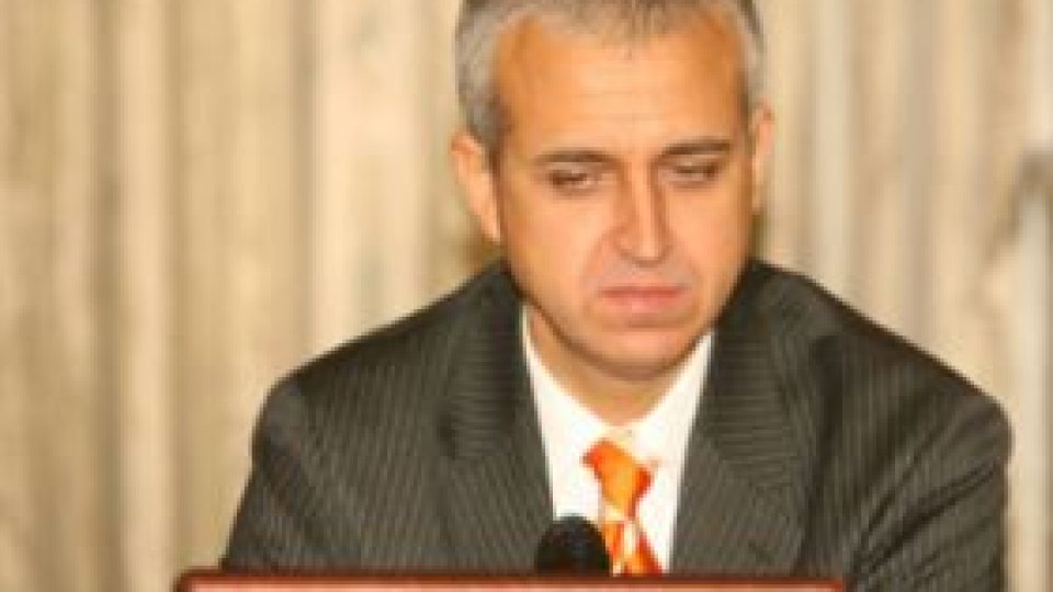 Românii din diaspora susţin că "sunt împiedicaţi să voteze"