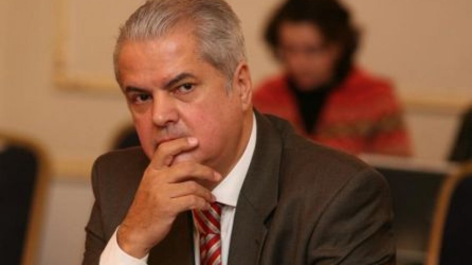 Adrian Năstase renunţă la funcţia de vicepreşedinte al Camerei Deputaţilor
